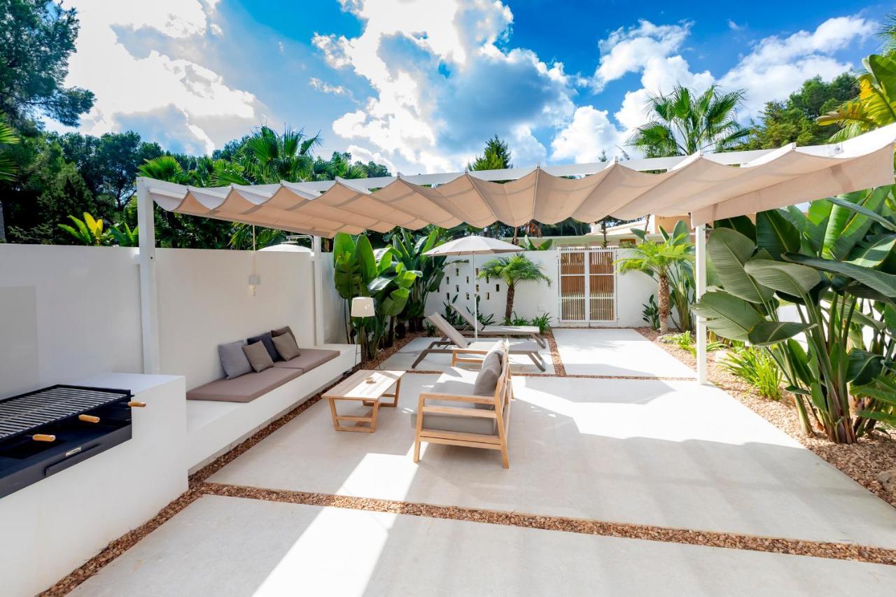 Ses Eufabietes Apartments & Restaurant Playa Migjorn Bagian luar foto