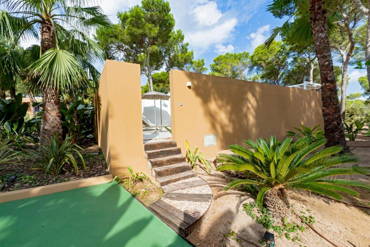 Ses Eufabietes Apartments & Restaurant Playa Migjorn Bagian luar foto