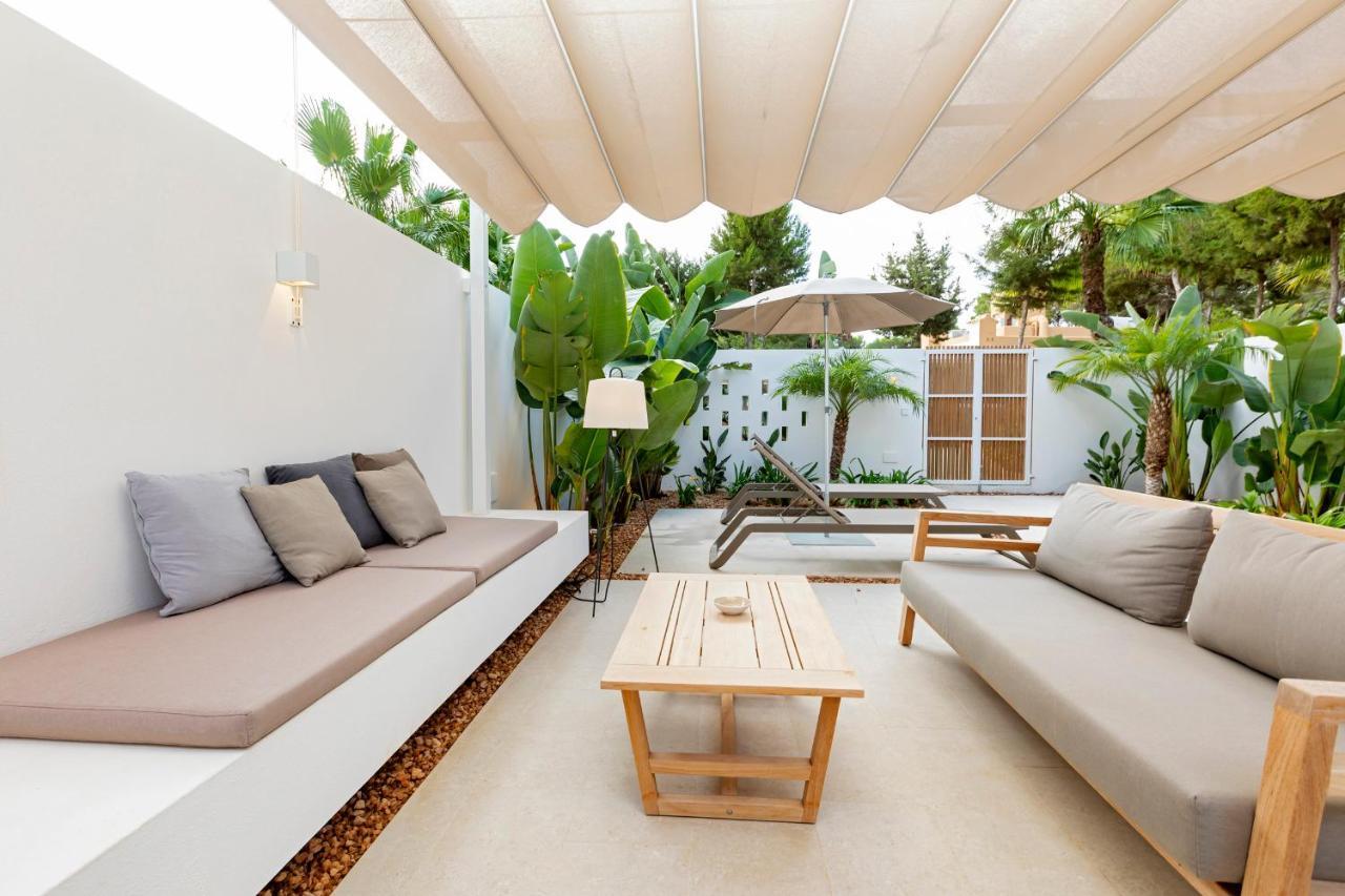 Ses Eufabietes Apartments & Restaurant Playa Migjorn Bagian luar foto