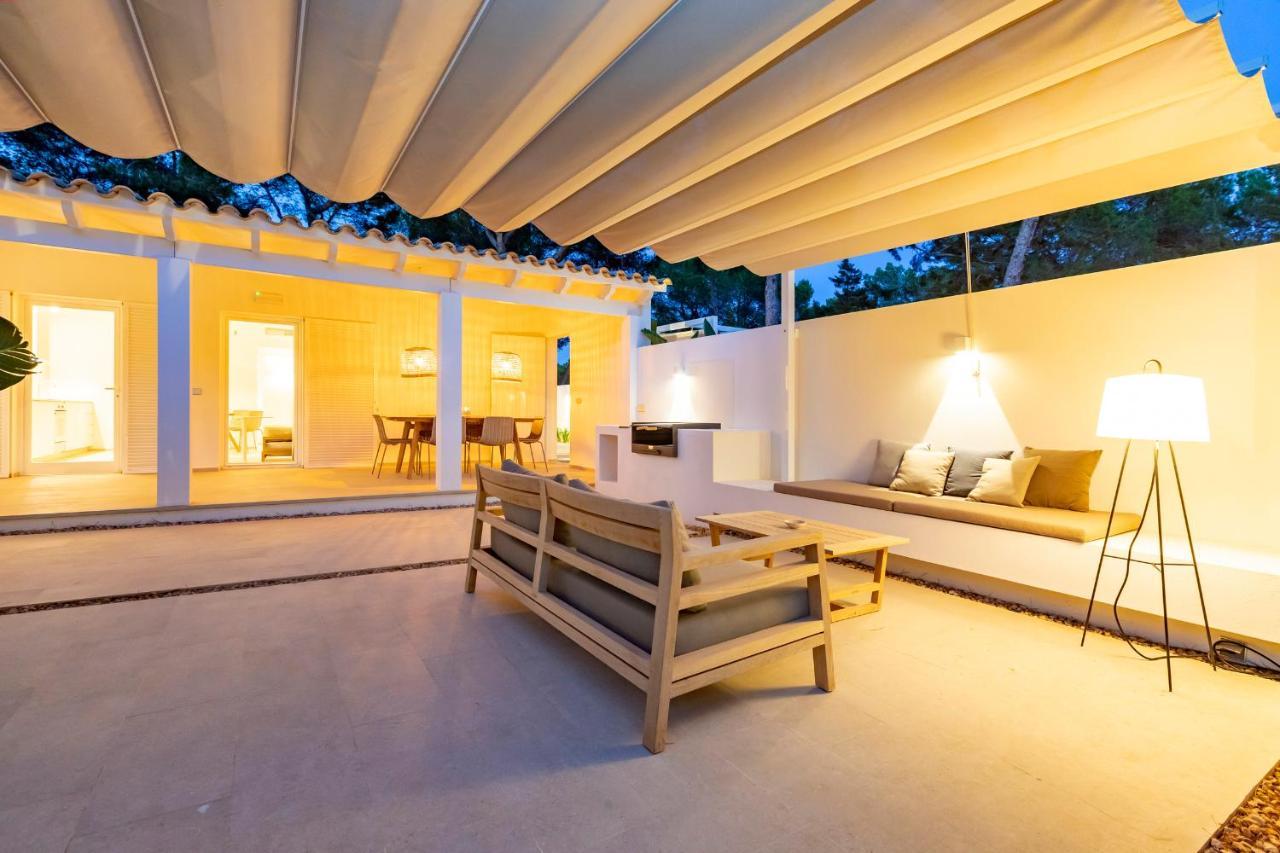 Ses Eufabietes Apartments & Restaurant Playa Migjorn Bagian luar foto