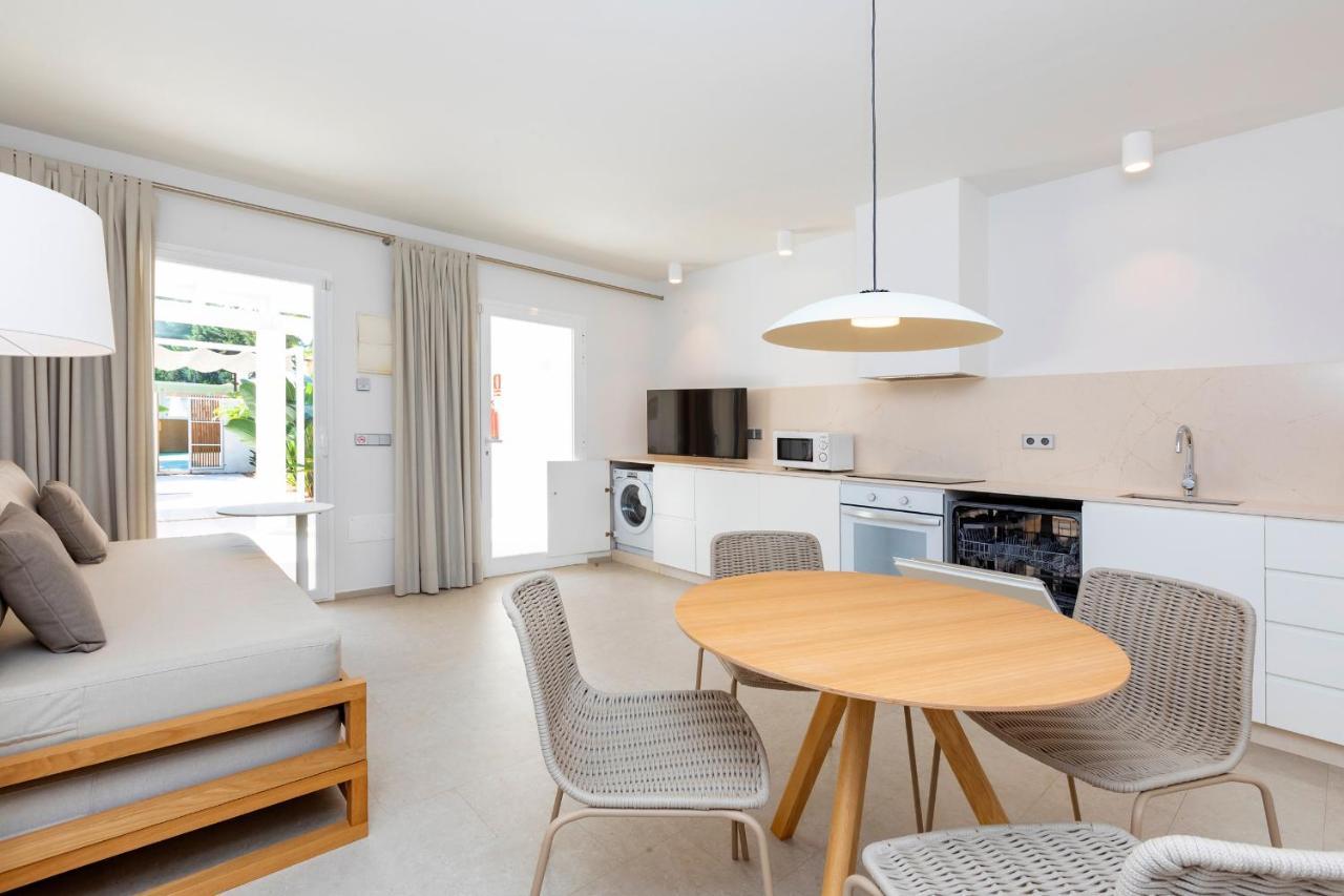 Ses Eufabietes Apartments & Restaurant Playa Migjorn Bagian luar foto