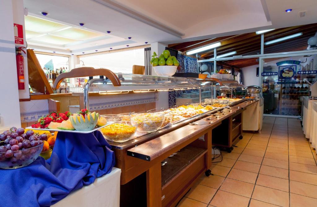 Ses Eufabietes Apartments & Restaurant Playa Migjorn Bagian luar foto