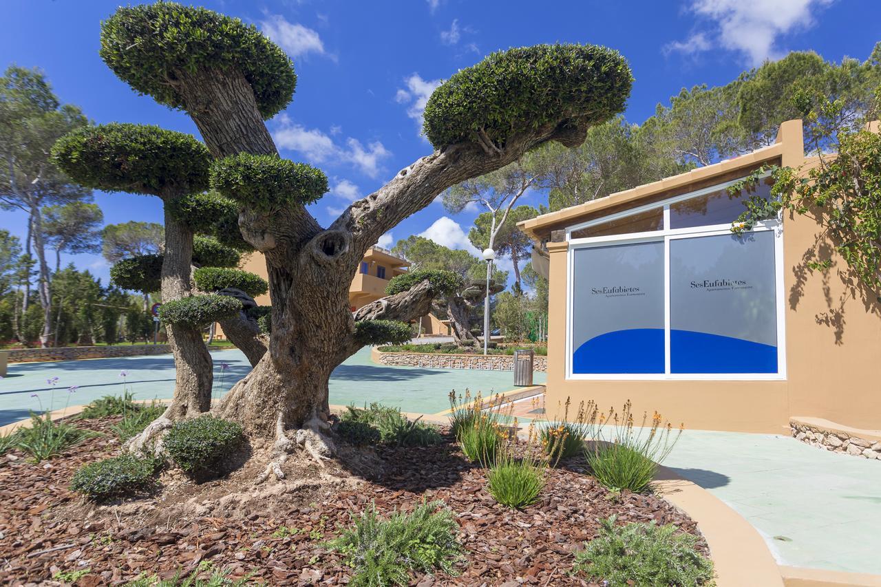 Ses Eufabietes Apartments & Restaurant Playa Migjorn Bagian luar foto