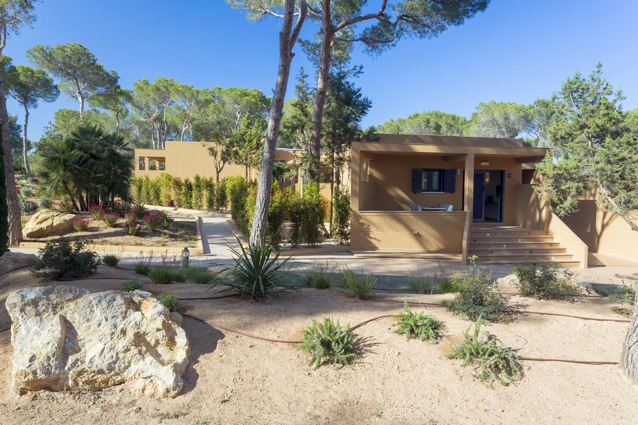 Ses Eufabietes Apartments & Restaurant Playa Migjorn Bagian luar foto