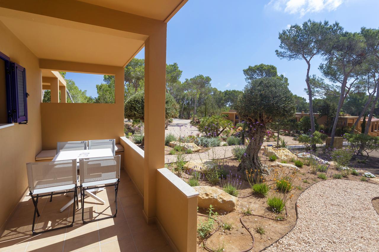 Ses Eufabietes Apartments & Restaurant Playa Migjorn Bagian luar foto