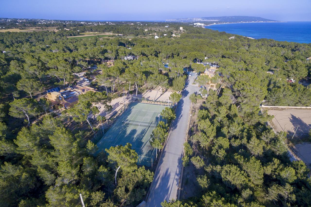 Ses Eufabietes Apartments & Restaurant Playa Migjorn Bagian luar foto